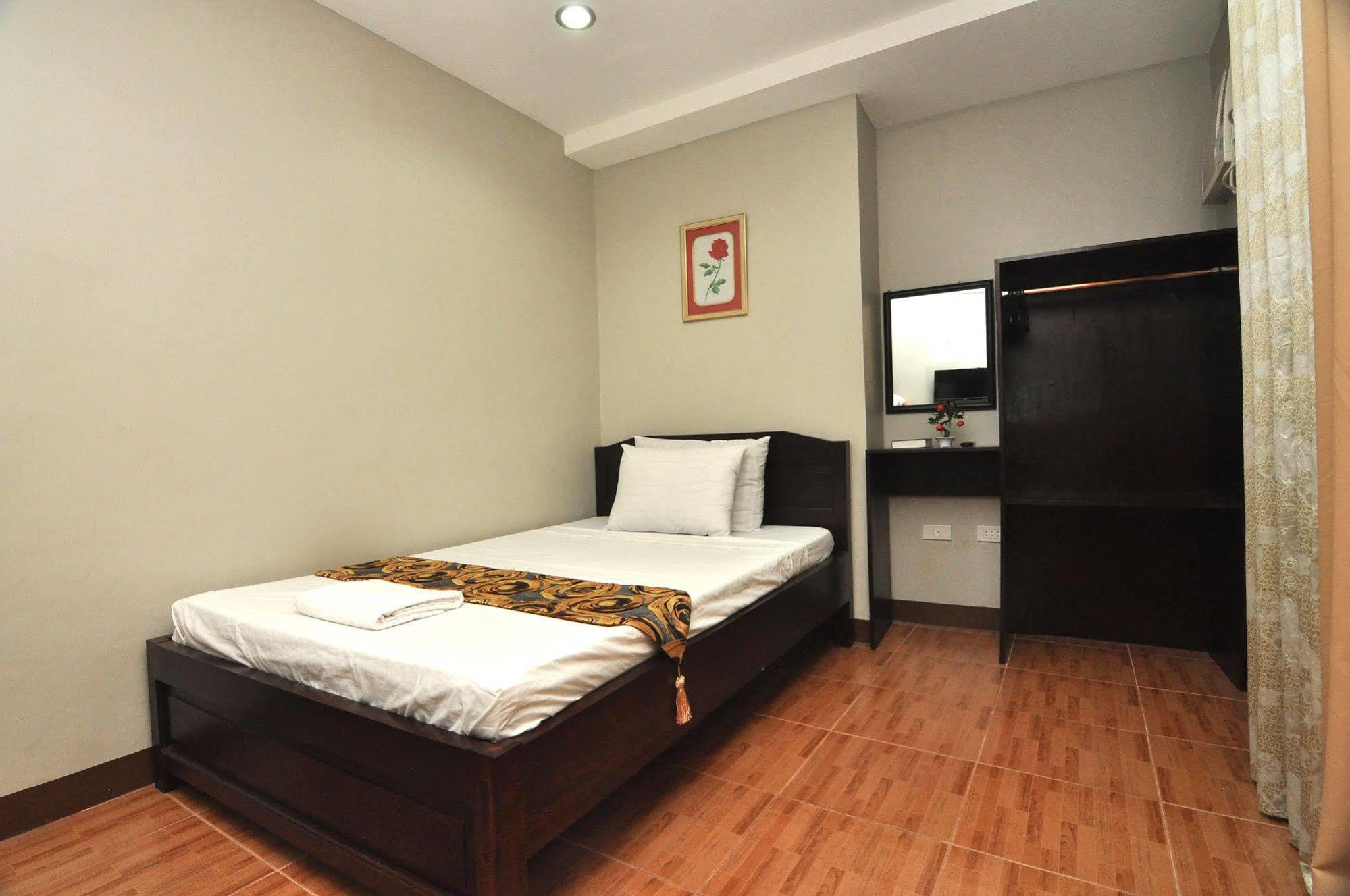Harbour Gardens Tourist Inn Tagbilaran-stad Buitenkant foto