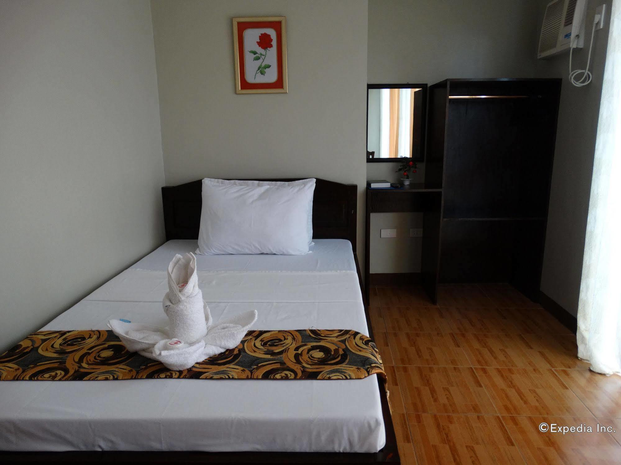 Harbour Gardens Tourist Inn Tagbilaran-stad Buitenkant foto